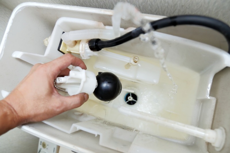 トイレタンクの調整と修理