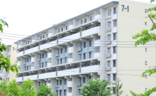 団地でトイレつまりが起きた際の対処法!連絡先や費用負担なども解説