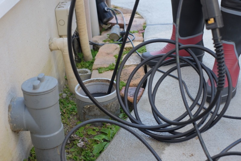 トイレつまりで排水管の高圧洗浄!どんなケースで行われる?