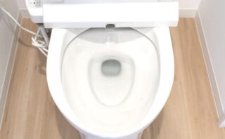 トイレの水漏れで水道代はどれくらい?チョロチョロと音がする程度でも高額に?