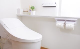 トイレの寿命は約10年!交換のタイミングやサイン、使い続けるリスクを解説