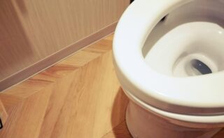 バケツを使ったトイレの流し方を解説!断水・停電・災害時にも使える