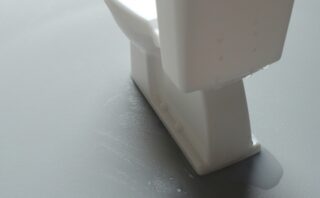 トイレタンクからの水漏れの原因と症状別の対処法!DIYで直す方法も解説
