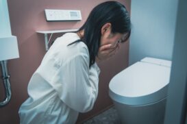 トイレで嘔吐してしまったときの対処法｜つまりの確認方法と直し方